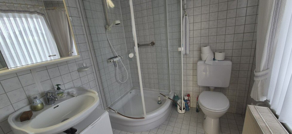 EG Bad Doppelhaush�lfte M�nkeberg