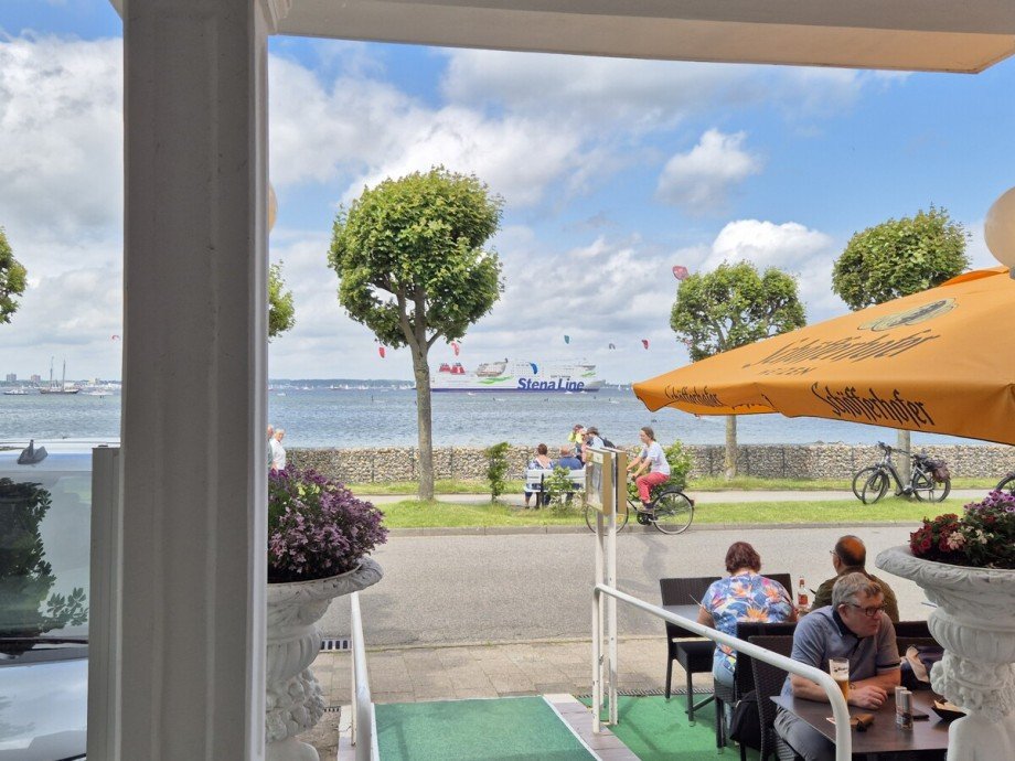 Blick auf die F�rde Villa Laboe