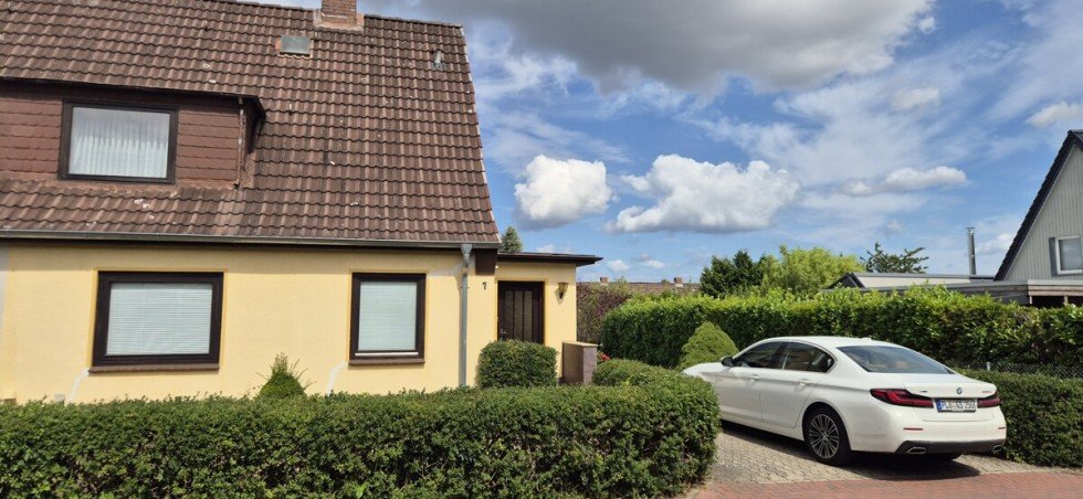 Auffahrt Doppelhaush�lfte M�nkeberg