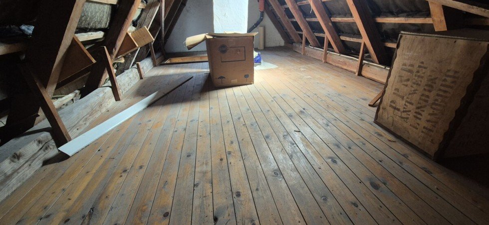 Spitzboden Doppelhaush�lfte M�nkeberg