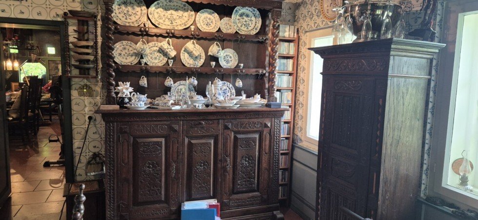 EG Zimmer Mei�ner Porzellan Landhaus Brodersdorf